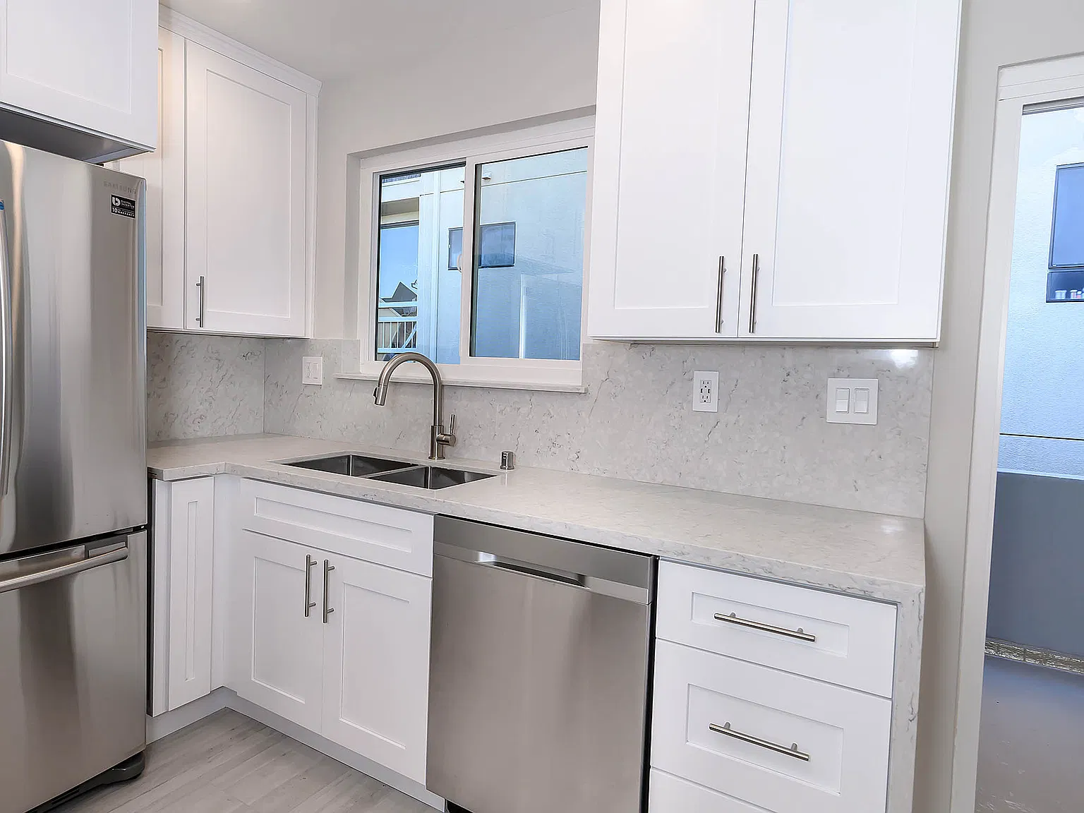 2 bed, 1150 sqft, $3,295 — Photo 4