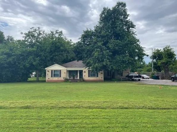 4700 NW 42nd St, Warr Acres, OK 73122