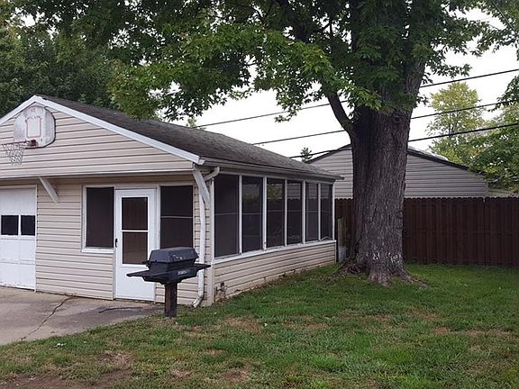 5th image of 227 E 330th St