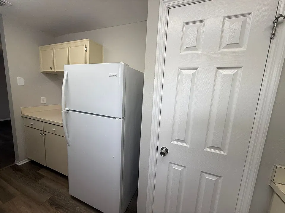4112 Pershing Pointe Pl #3