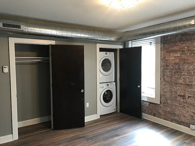 5821 E Liberty Blvd — Photo 2