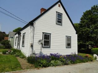 12 Cummings Rd, Newport, RI 02840