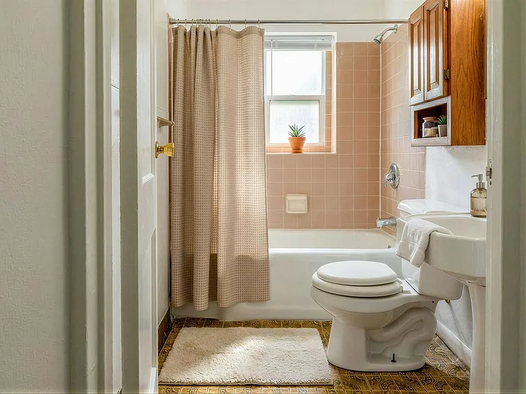 1BR/1BA+Den-Virtually Staged 1BR/1BA+Den-Virtually Staged