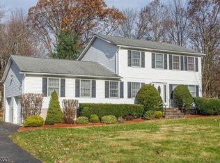 7 Bordeaux Ter, West Milford, NJ