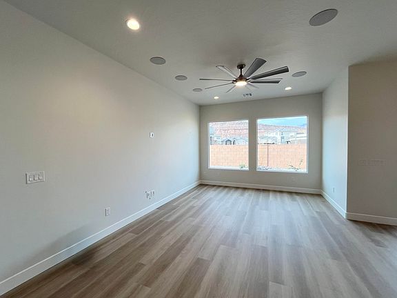 5th image of 3007 E Smith Creek Dr
