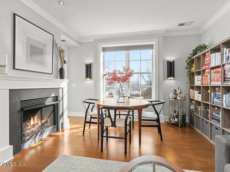 77 Havemeyer Ln #314 — Photo 3