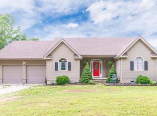 934 Steam Shovel Rd, Stanton, KY 40380