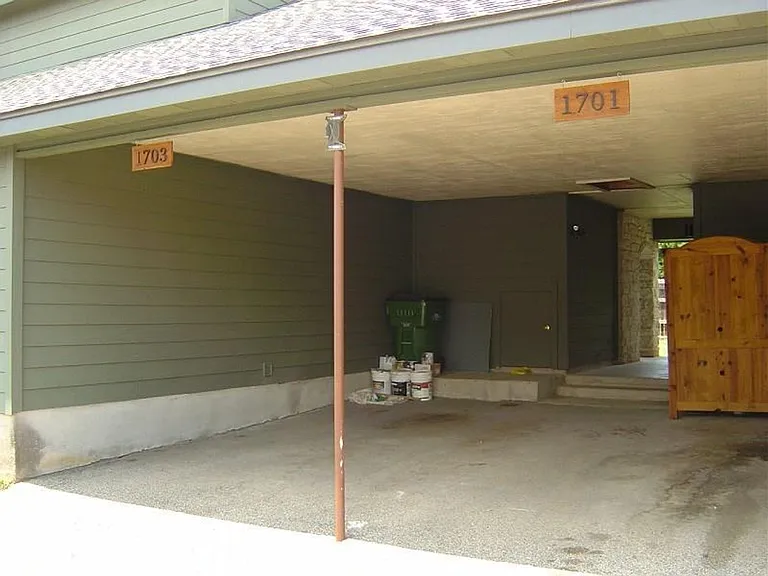 1703 Horseshoe Cir — Photo 9