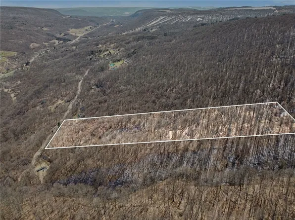 7420 Feather St #13, Naples, NY 14512