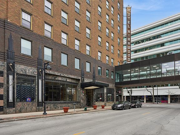 3rd image of 400 Walnut St Ste 1005