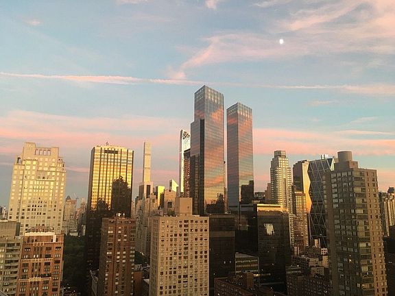 5th image of 161 W 61st St APT 36F