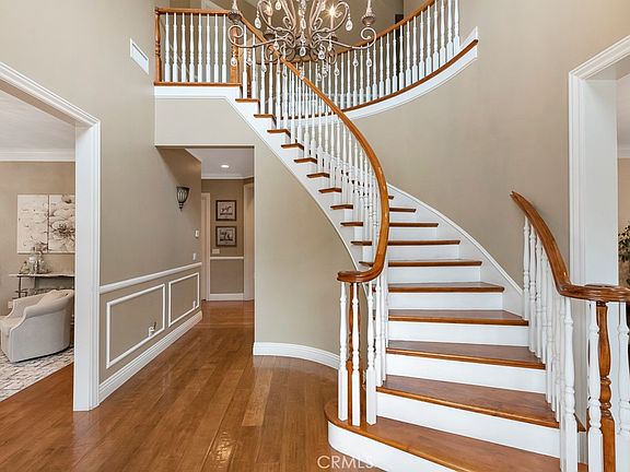 4th image of 10955 Winnetka Ave