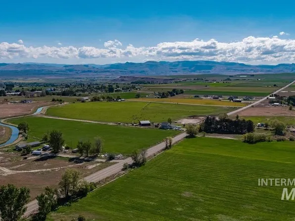 Melba Dr, Nampa, ID 83686