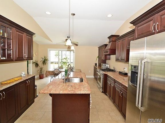 4th image of 2573 Ocean Ave