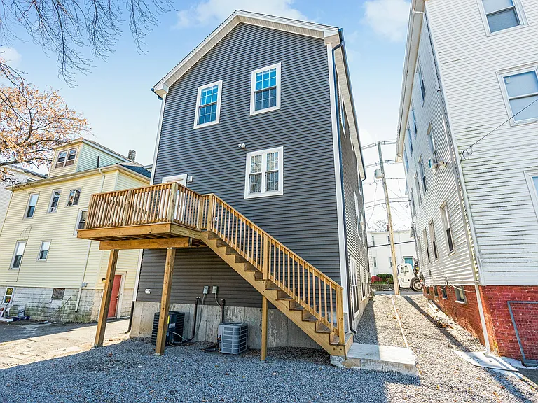 445 Admiral St — Photo 11