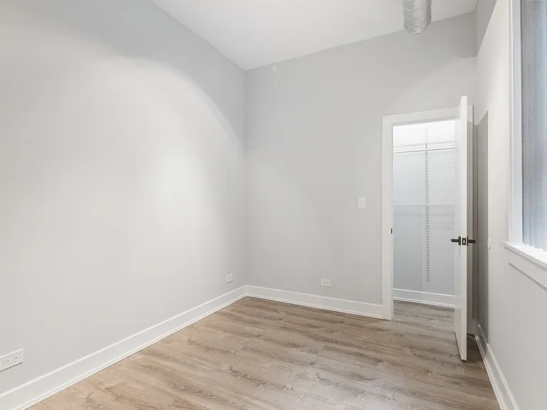 7645 N Sheridan Rd #109 — Photo 7