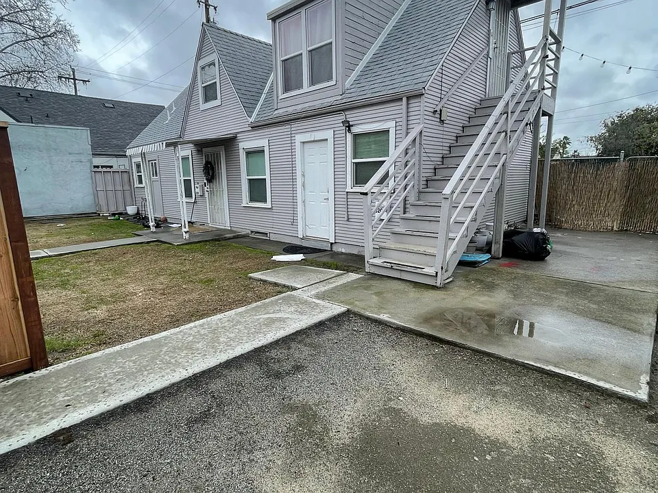 320 1/2 E Yosemite Ave #1/2