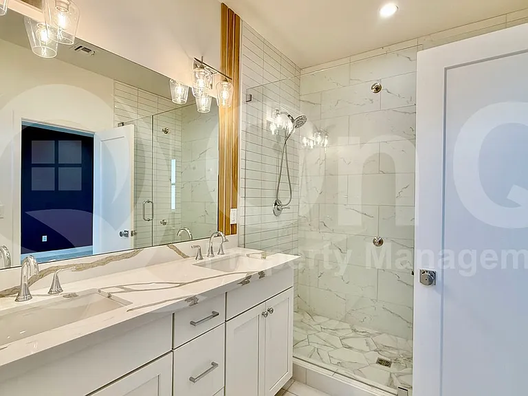 825 N 9th Ave #1 — Photo 16