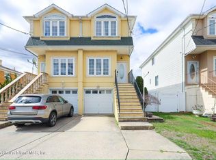 521 Mill Rd, Staten Island, NY 10306