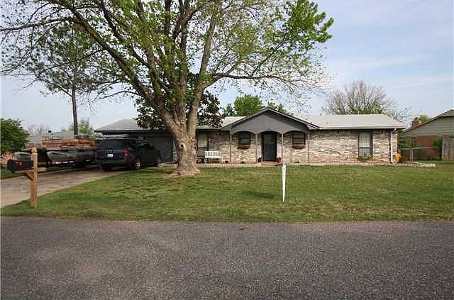 1st image of 1019 S Meadow Ln