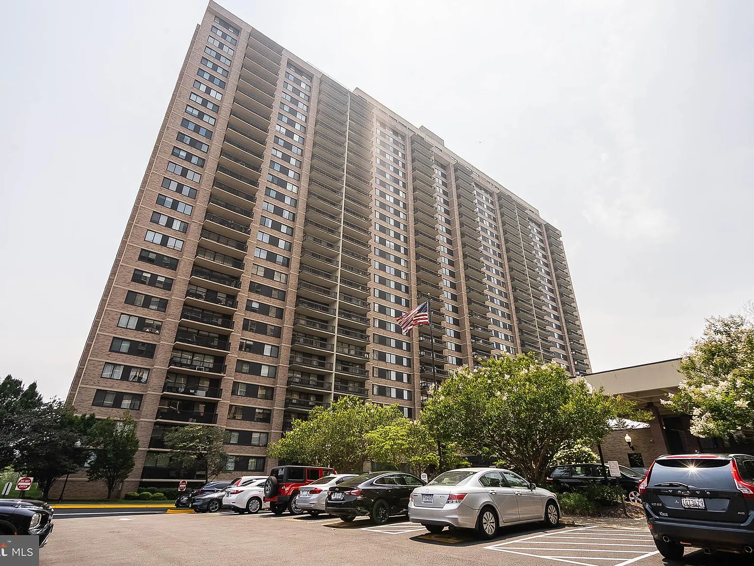 2 bed, 2.0 bath, 1303 sqft, $2,650 — Photo 3