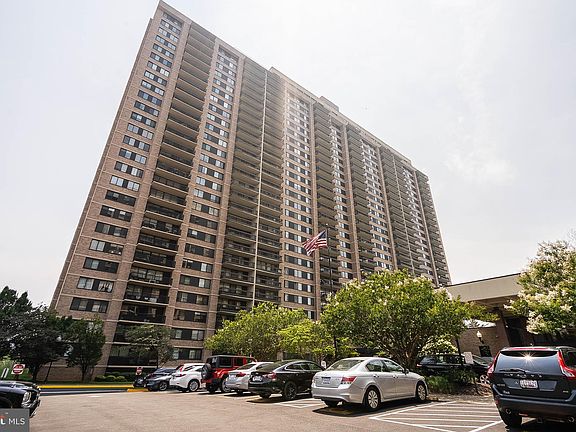 3rd image of 5501 Seminary Rd APT 2006S