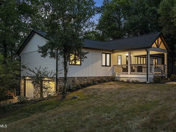 4th image of 500 Villa Crest Dr