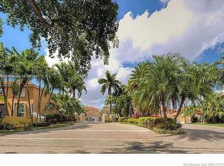1734 Royal Palm Way, Hollywood, FL 33020