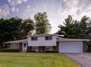 12N256 Magnolia Ct, Elgin, IL 60120