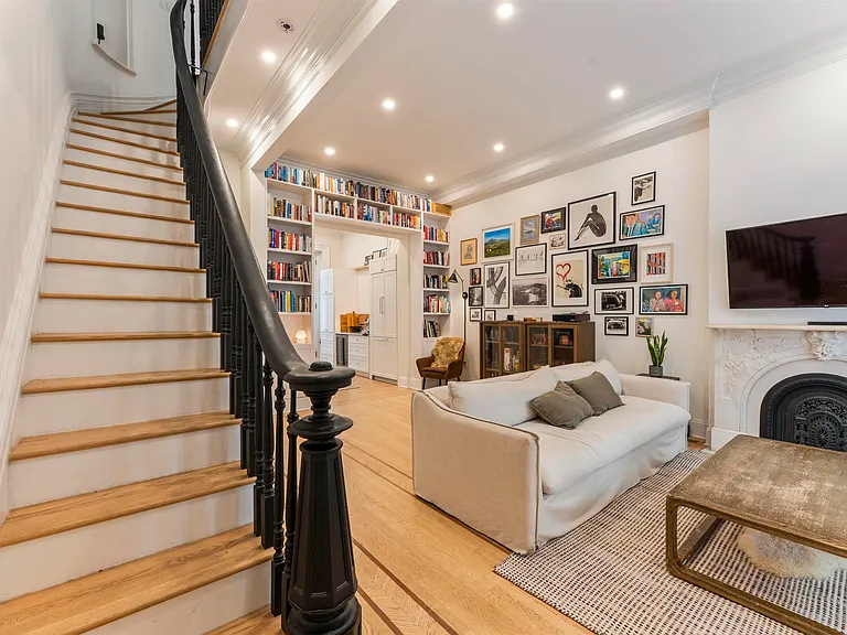 8 Paulmier Pl — Photo 5