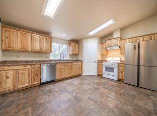 11672 Roberta Way, Redding, CA 96003