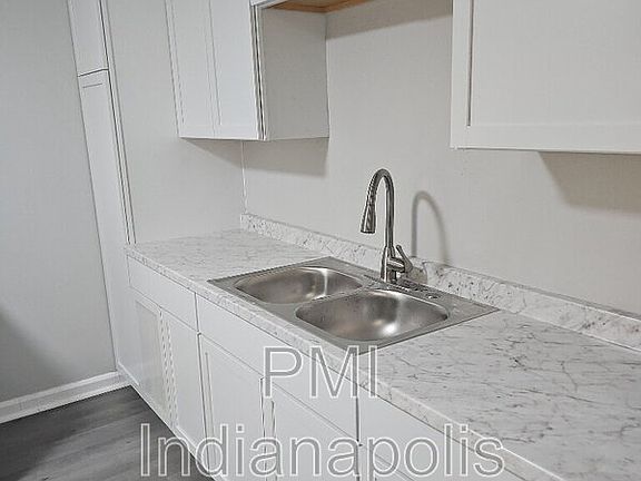 4th image of 2926 E 17th St Unit B