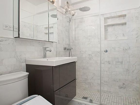5th image of 225 Adams St APT 14G