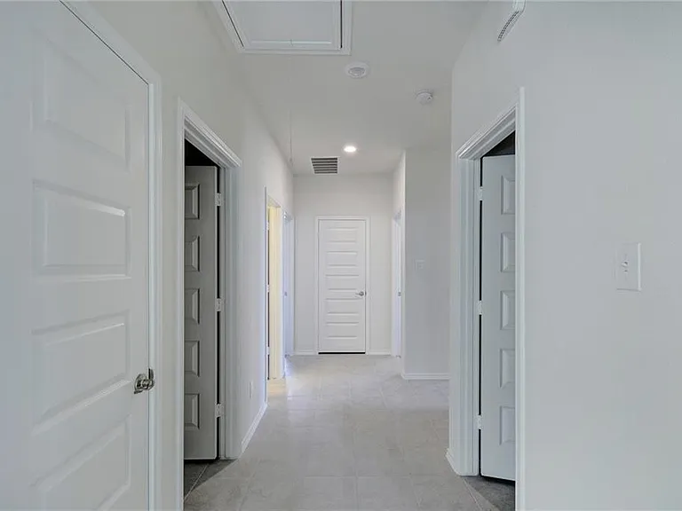 3105 Maurine Dr — Photo 31