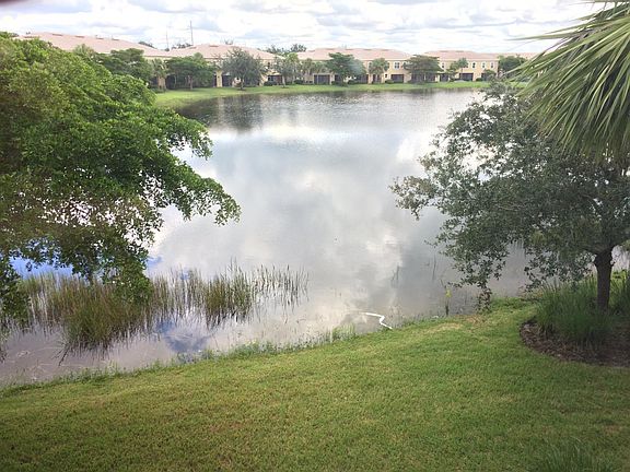 5th image of 3111 Cottonwood Bnd APT 1702