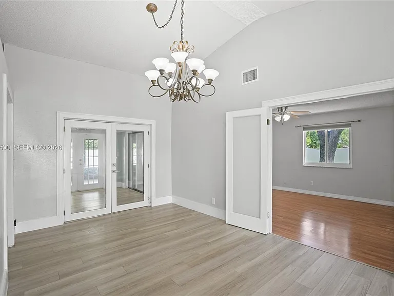 4040 NE 6th Ave — Photo 6