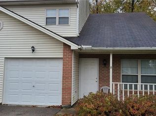 4779 Shadow Oak Dr, Youngstown, OH