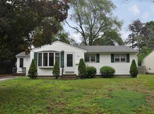 248 Vineyard Rd, Warwick, RI 02889