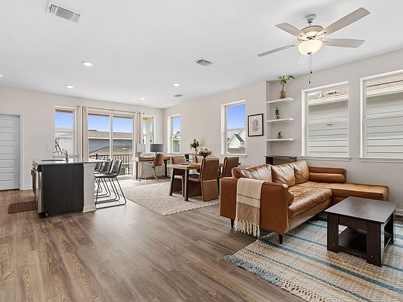 3rd image of 7609 Frida Bnd