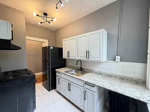 713 Arlington Ave #4A Photo 1
