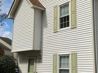 864 Gas Light Ln, Virginia Beach, VA 23462