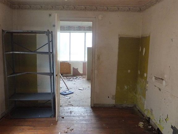 5th image of 518 E Eckman St
