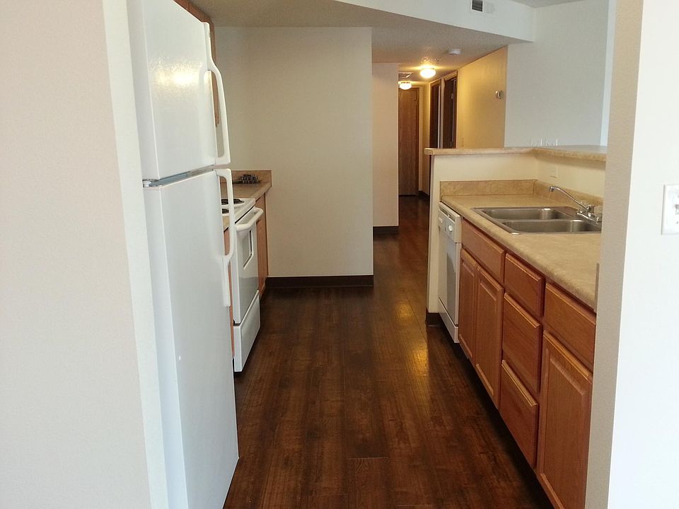 1st image of 943 S Gilbert St APT 24