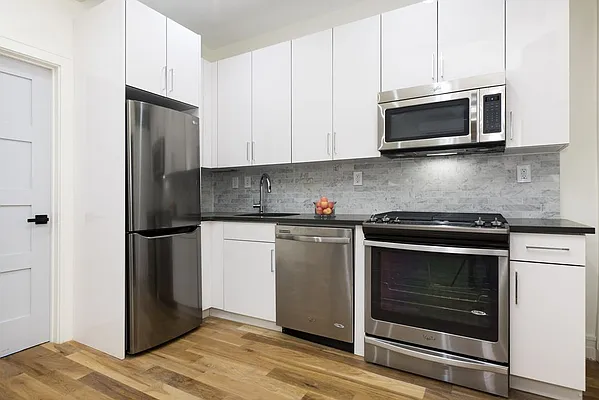 Rented by Bold New York | media 21