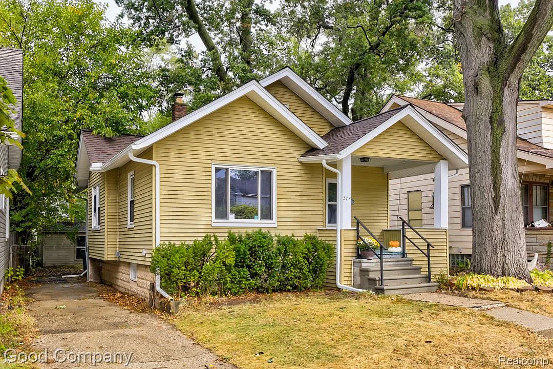 378 Fielding St photo 1