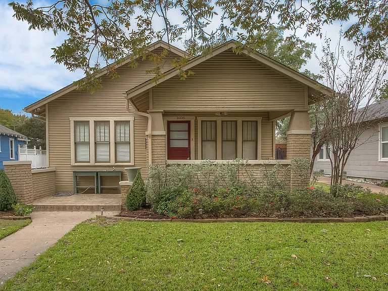 1608 Virginia Pl — Photo 2