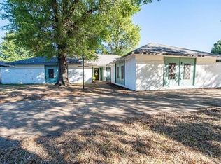 3925 Holbrook St, Paris, TX 75462