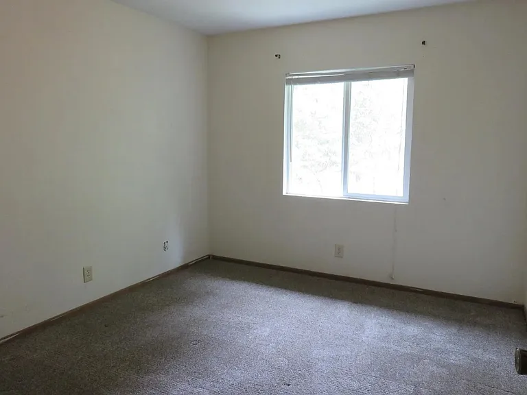1328 Woodstock Ave #1328 — Photo 3