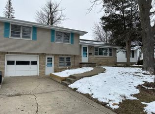 503 Devonshire Rd, Washington, IL 61571