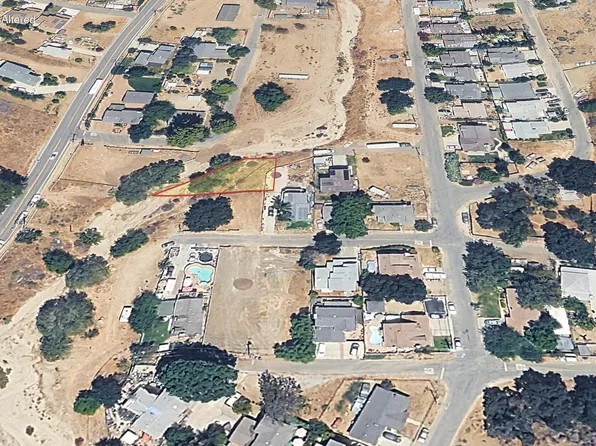 Hayes St, Castaic, CA 91384